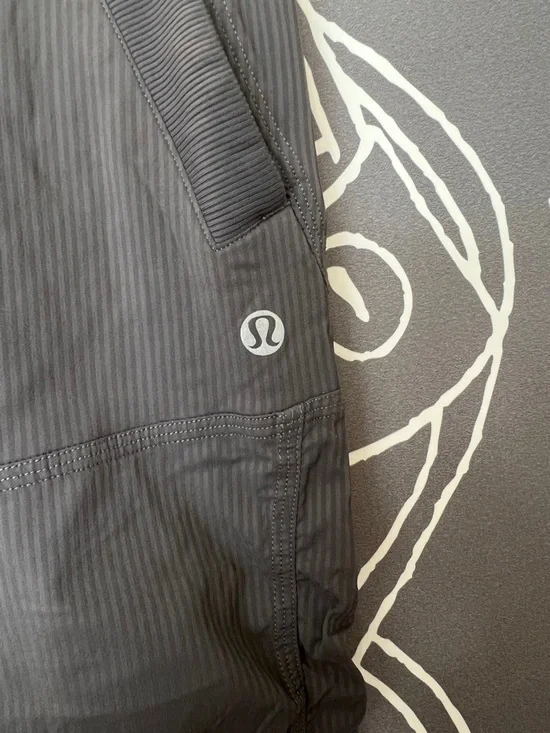 lululemon athletica Gray Cropped dance studio pants - Picture 5 of 6